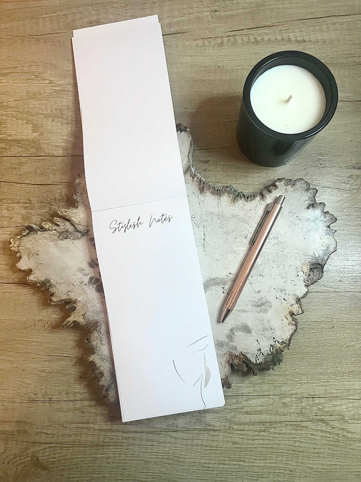 Simply Notes – Minimal Face – DL Notebook